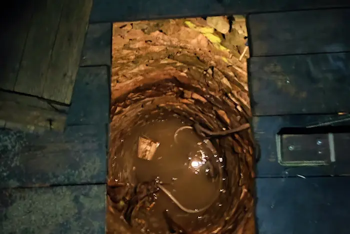 Outsiders: holding hands w/ Lloydfears