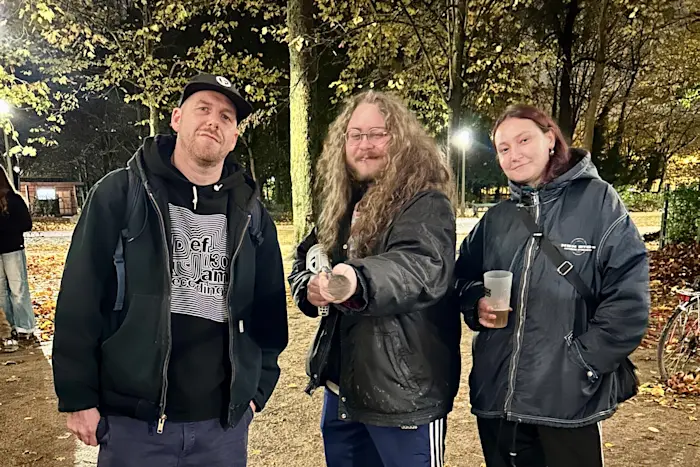 FRONTAL invites Vinny