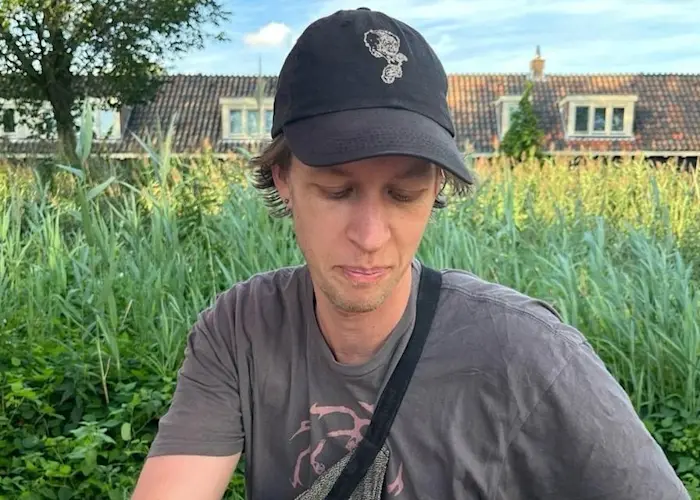 Outsiders: murmur w/ The Social Lover