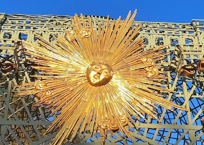 Outsiders: holding hands w/ Lloydfears & Bonebroth