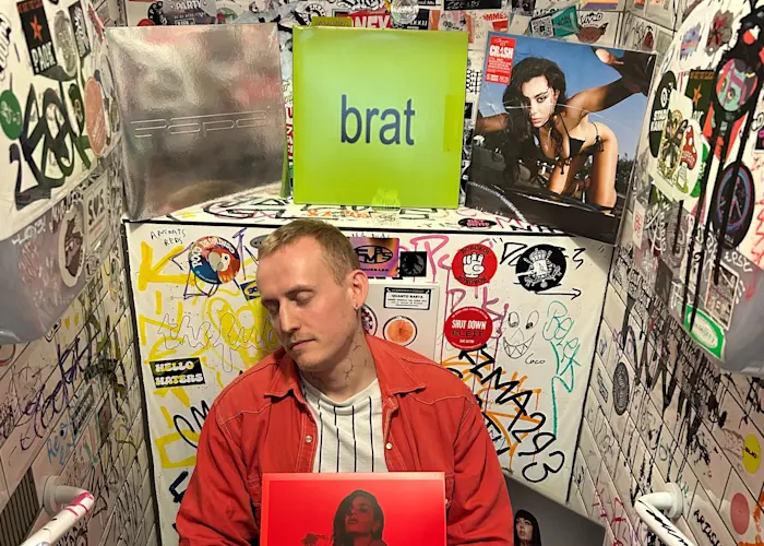 It's Never Too Late To Stan: Charli XCX w/ Fake Moss