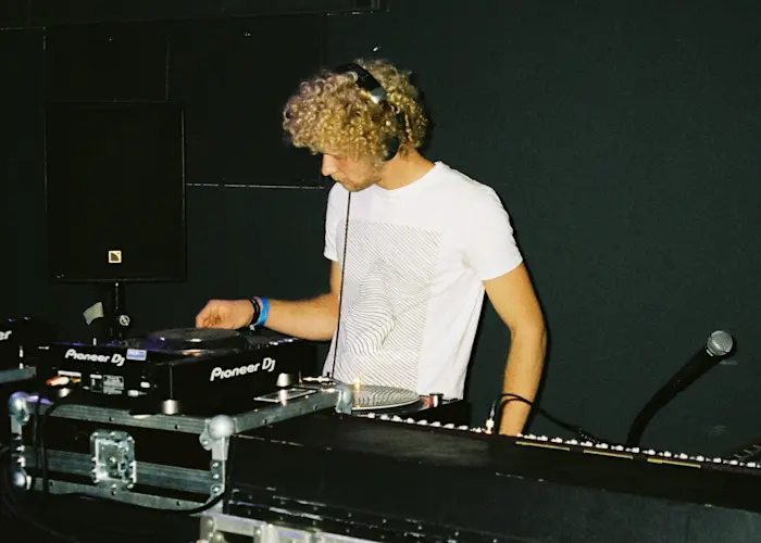 Outsiders: Meakusma w/ Caspro