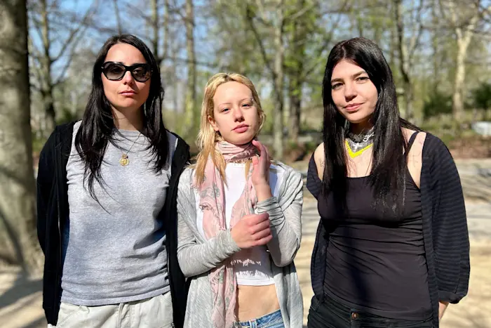  pauline, mélodie & Lili Molli Shina