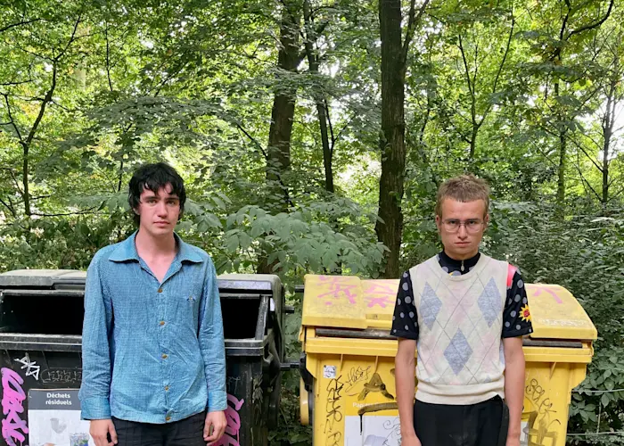 undo seat belts w/ Tobin & Robbe