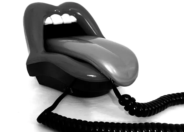 Outsiders: Abstrakce Records presents Experiment in Voice