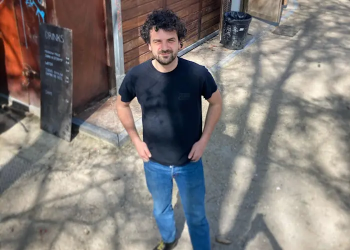 A Borderline Show w/ Mickey