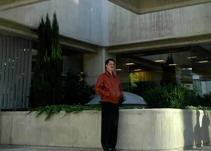 Outsiders: Glossy Mistakes w/ Álvaro Texture