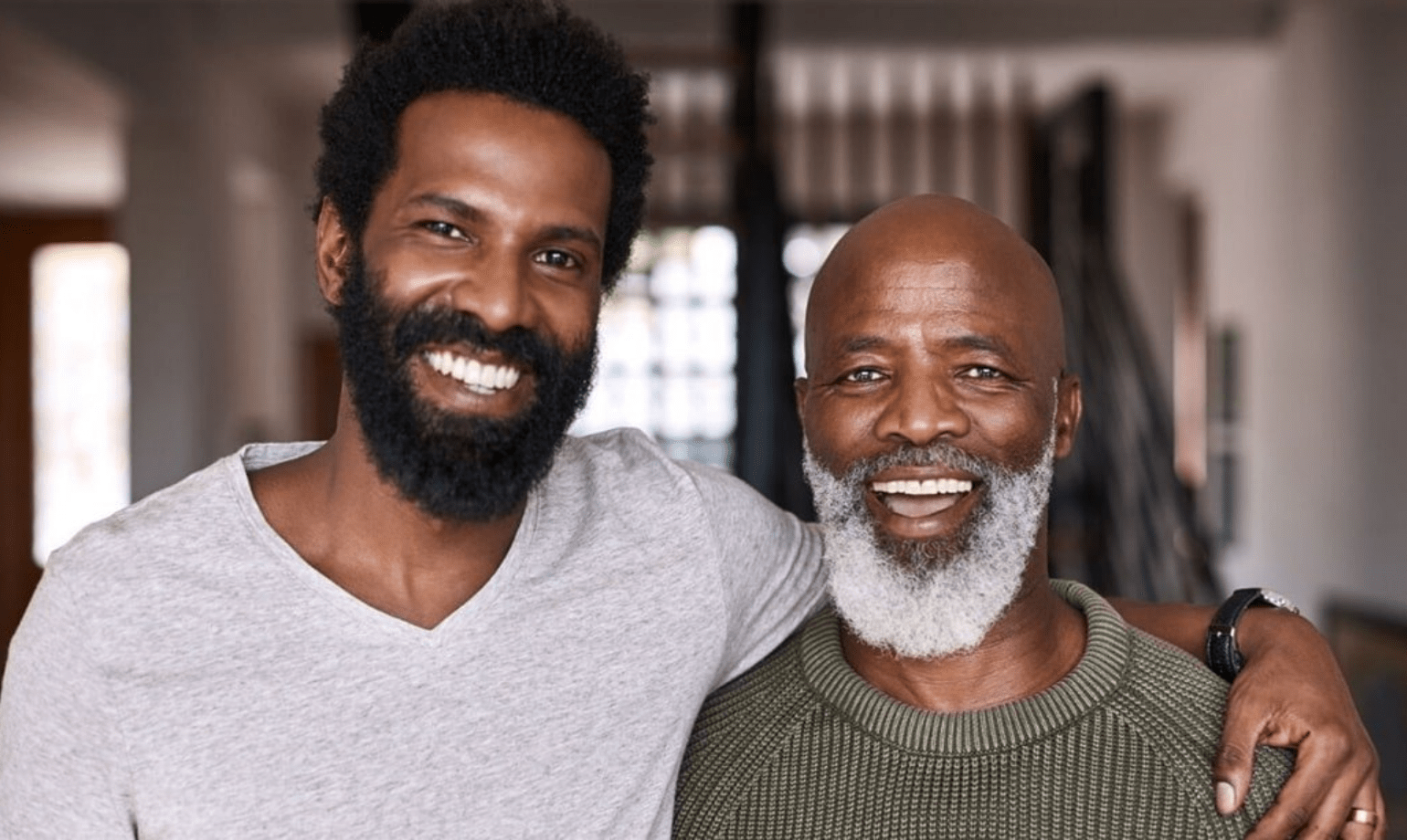 Padre e hijo con barba