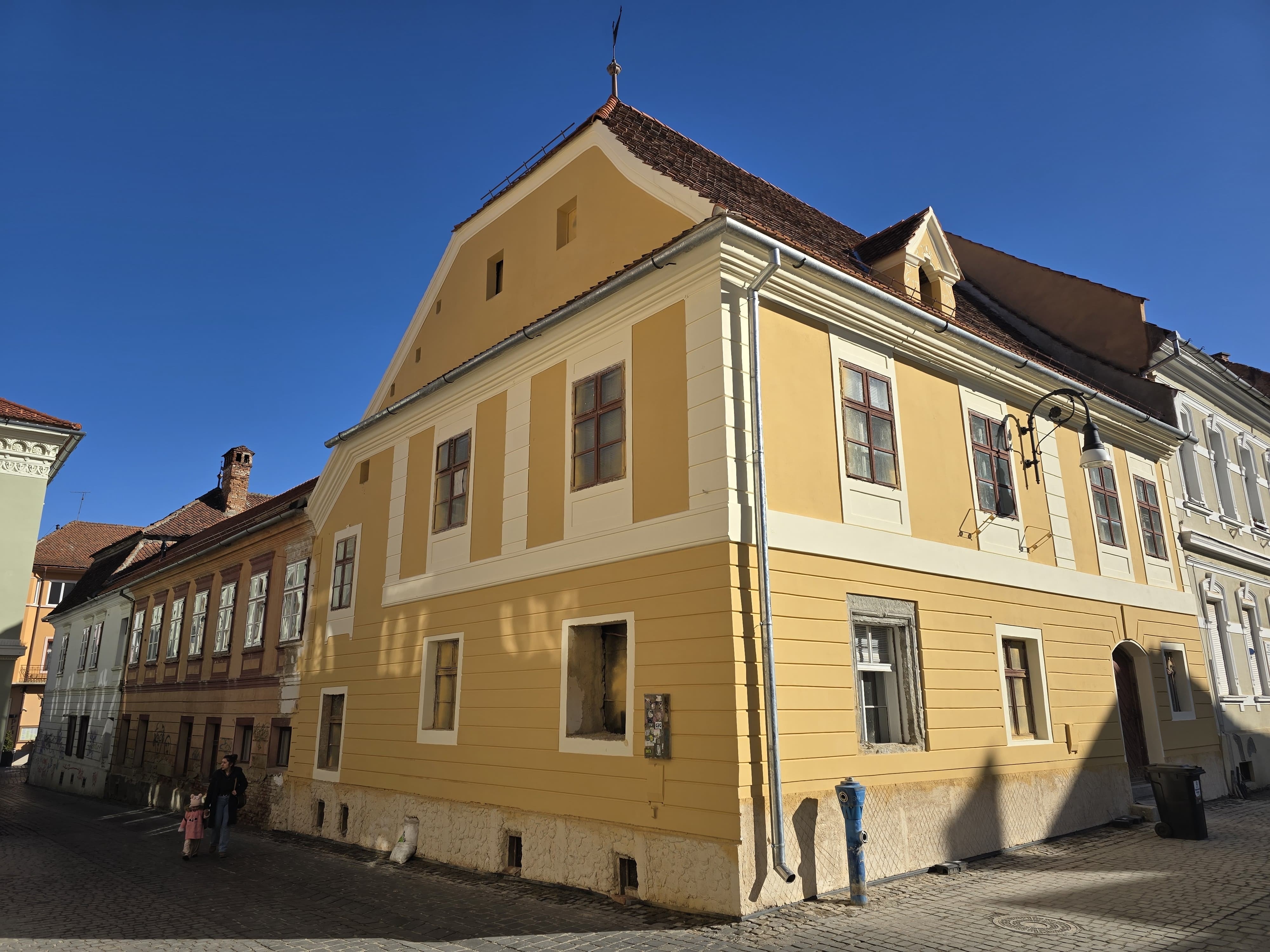 WhatsApp Image 2025-05-29 at 17.00.12