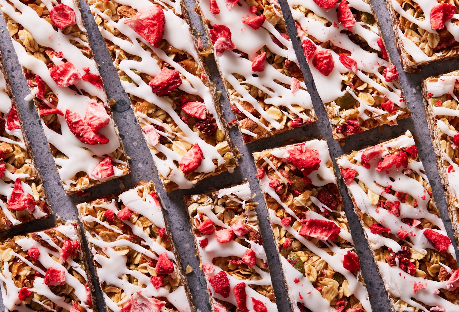 strawberries-n-cream-granola-bars4-1661194606