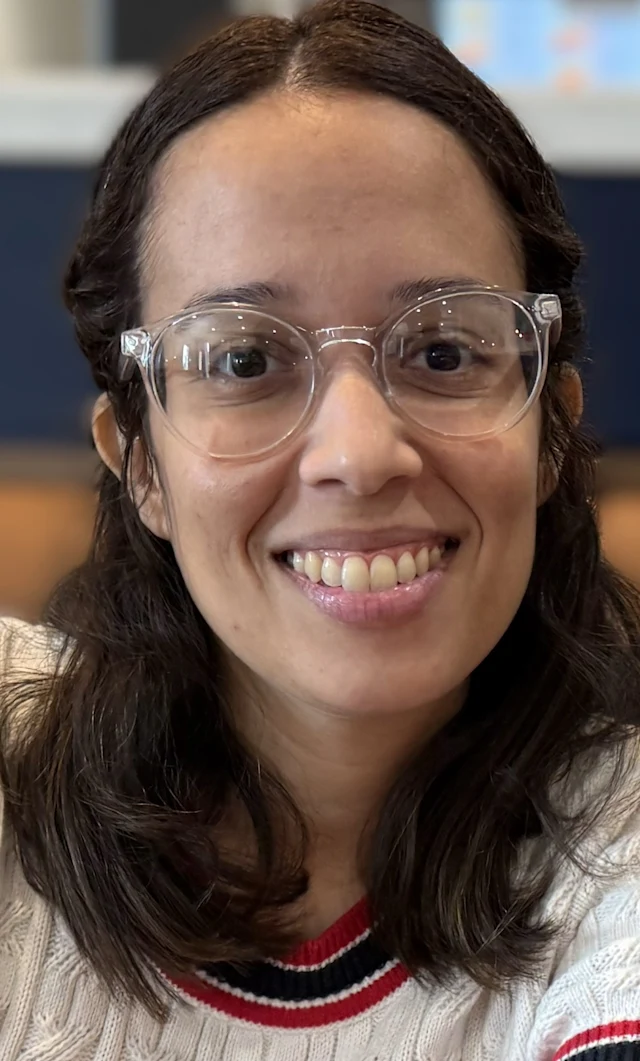 Mariela Santos-Muñiz headshot