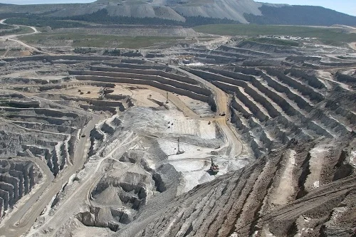 https://images.ctfassets.net/cy2jgjrgaerj/2TrAMd1cUj7ef1RJRSTuUQ/9d5b7f515ecea2189e3507ba82e02657/Copper_mine_GIG.jpg