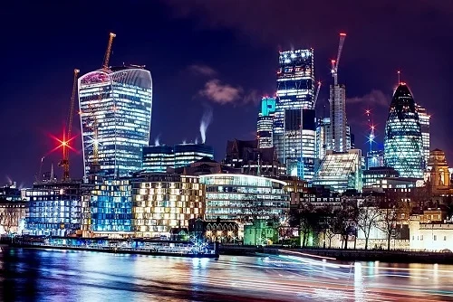 https://images.ctfassets.net/cy2jgjrgaerj/5nmfTgyF5t5hbeRU9Ji6Am/1f6cb14ca46e768b94624caccfdb8aa0/city_of_london.jpg