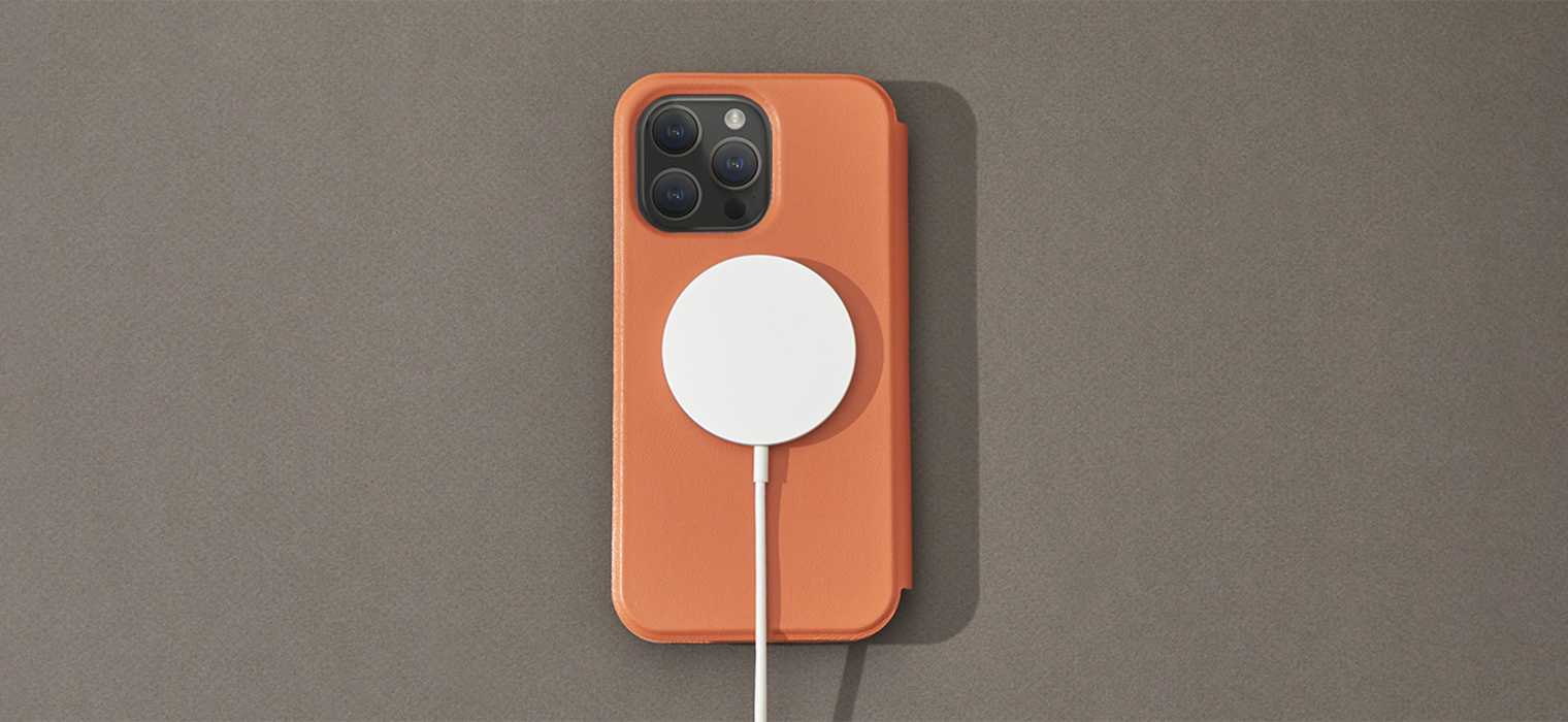 Custom iPhone 14 Pro Max Smart Cover | Lucrin Geneva US