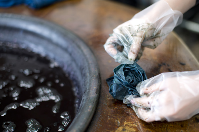 これぞクールジャパン！ Tシャツやジーンズも染められる藍染め体験／藍