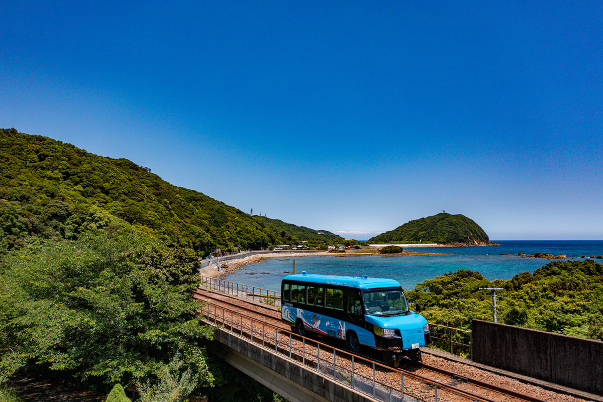 Dual-Mode-Fahrzeuge in Tokushima