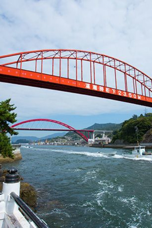 音戸の瀬戸と渡し船。音戸の町並み散策／広島県呉市