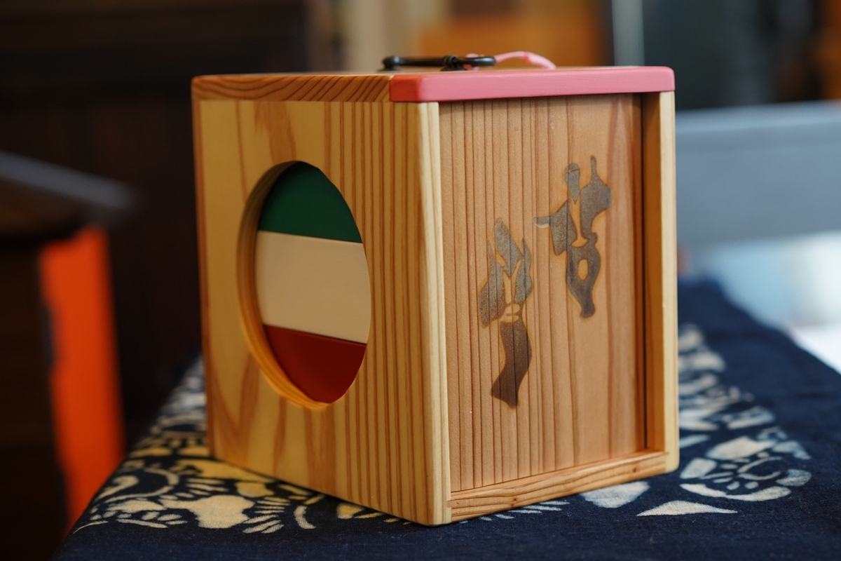 古きよき時代の徳島を物語る「遊山箱」という宝物／江淵鏡台店（徳島県