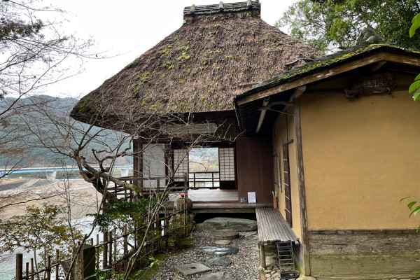 Historisch-architektonische Tour im Garyū Sansō in Ōzu