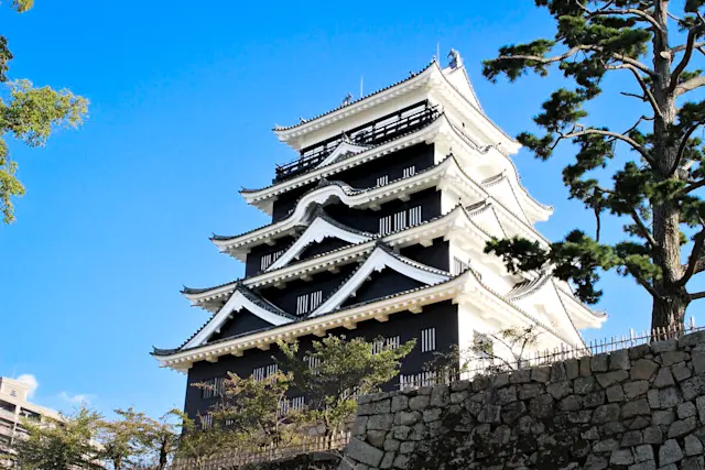 日本の四季 ふるさとへの旅 10〜18  観光/名所/写真/歴史/名産/コラム等 AdobeStock_89764333-300x200.jpeg