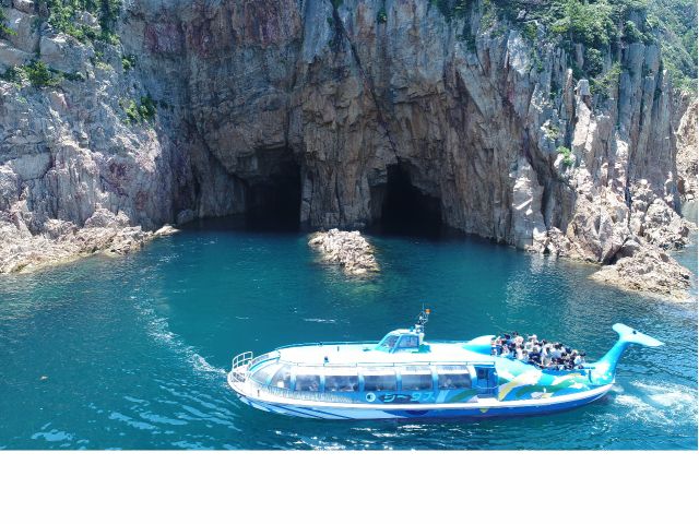 ジャワ島沖、海上がりの瀬戸の髭徳利 青海島クルーズ | 瀬戸内Finder