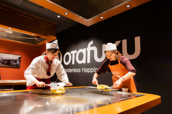 OKOSTA Okonomiyaki-Making Experience