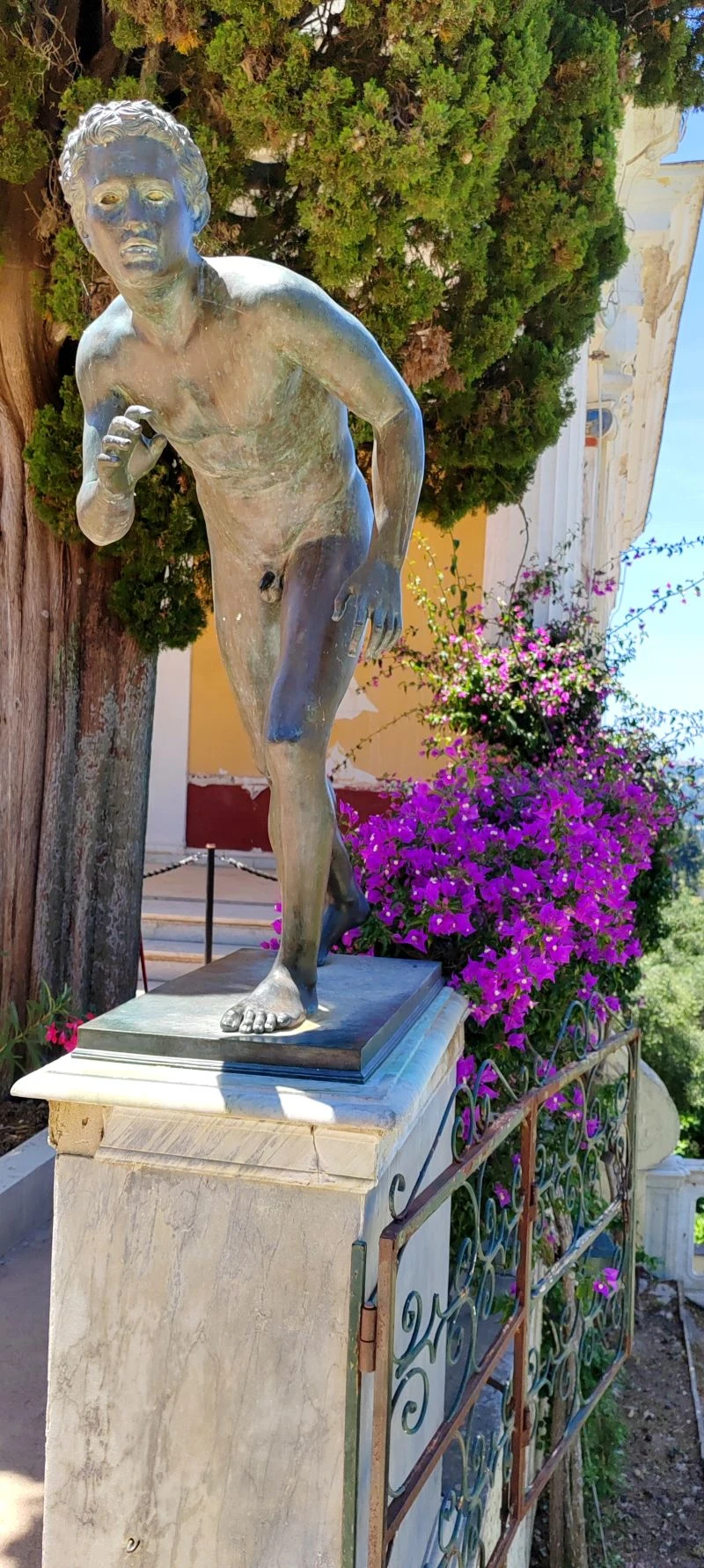achilleion garden 7