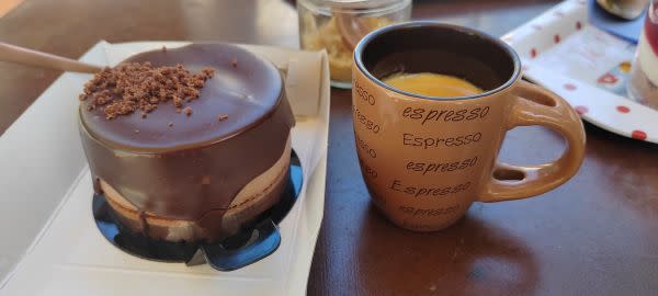 spetses_cafe_vanilla_cake