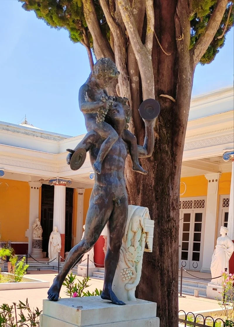 Achilleion_garden_1