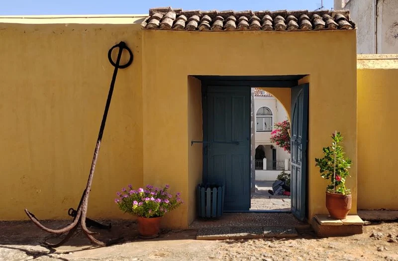 spetses_museum_outside_2