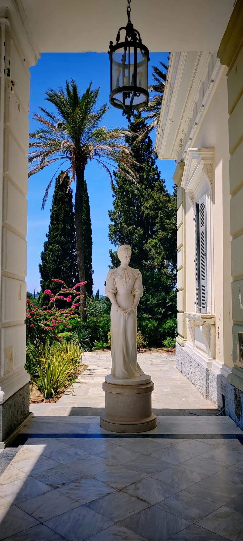 Achilleion_outside_1