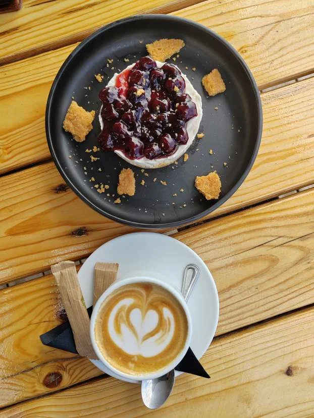 Gozo Restaurant Skala Fourkas Kuchen und kaffee