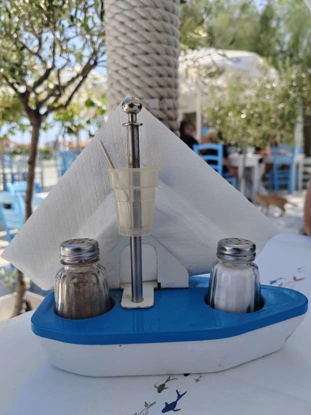 Skala fourkas restaurant takis