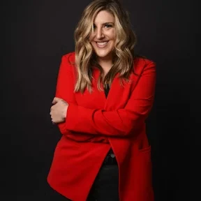 Katie Levine photographed the fashion and celebrity scene in NYC and LA, interned for Annie Liebovitz and Vogue, and made a name for herself through her remarkable talent.