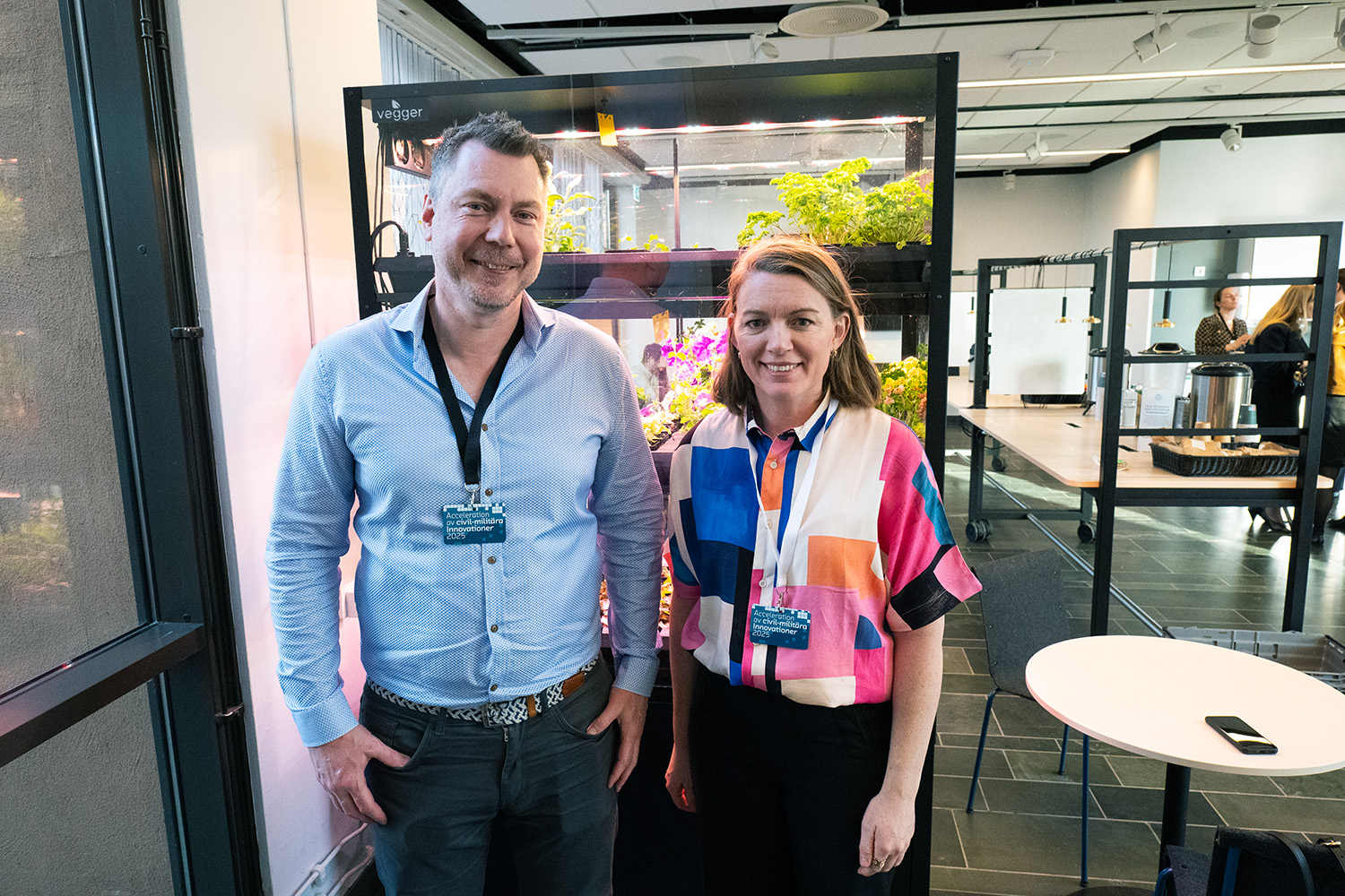 Daniel Persson, coach in the Amyna accelerator, and Emilia Forsgård, Project Manager at Cstrider.