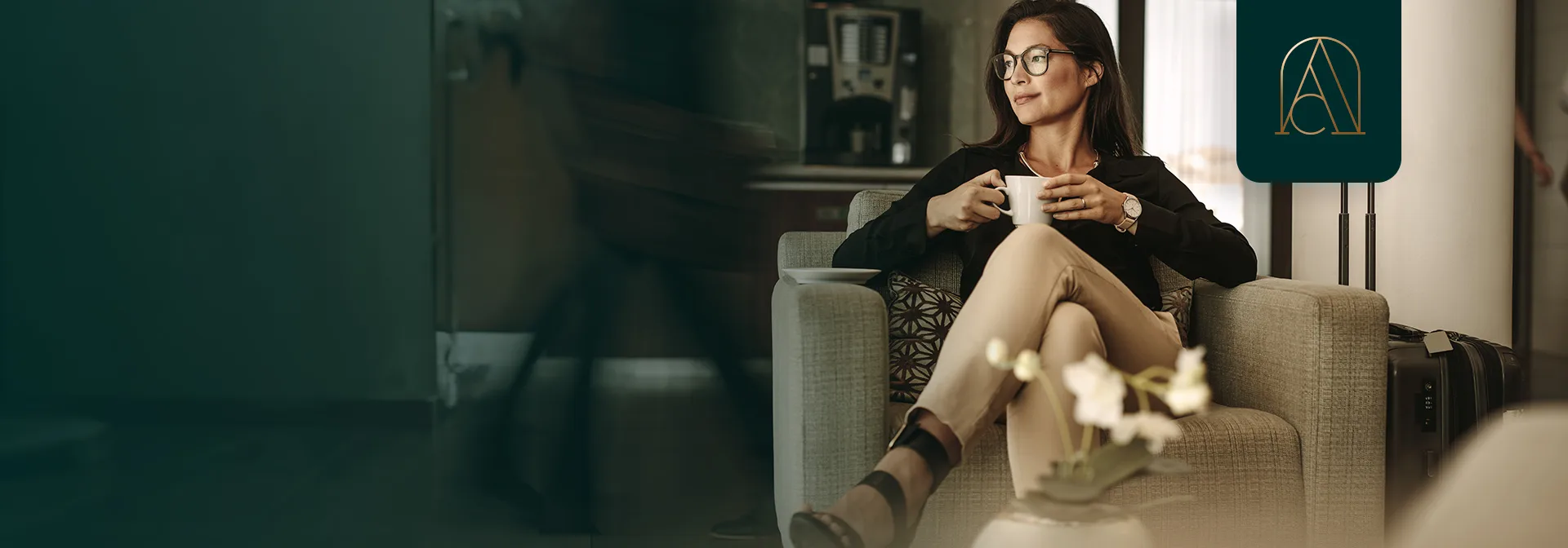 The Airport Club - Bronze Hero desktop