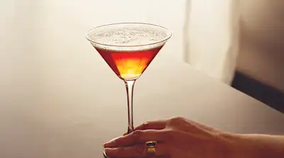Our cocktail selection features the classics, carefully crafted and served at the bar. Just be aware, cocktails cost extra and are not included in the lounge price.