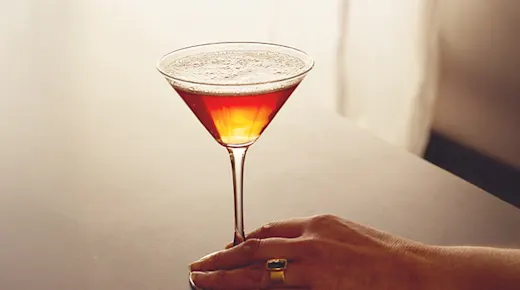 Our cocktail selection features the classics, carefully crafted and served at the bar. Just be aware, cocktails cost extra and are not included in the lounge price.