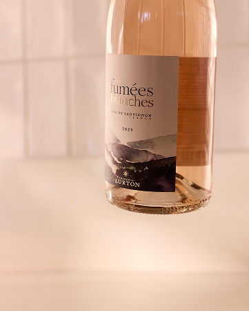 Phoenix lounge wine