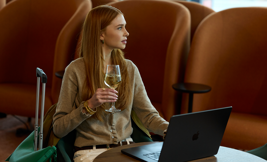 51st and green Lounge workspace