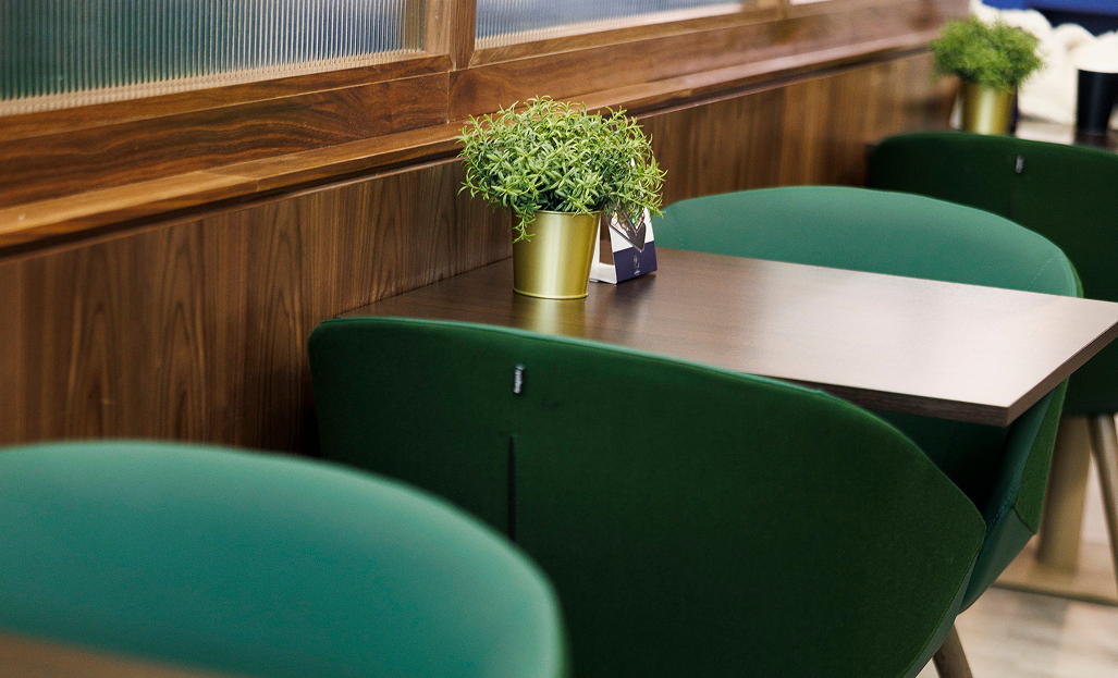 Liffey Lounge seating area desktop