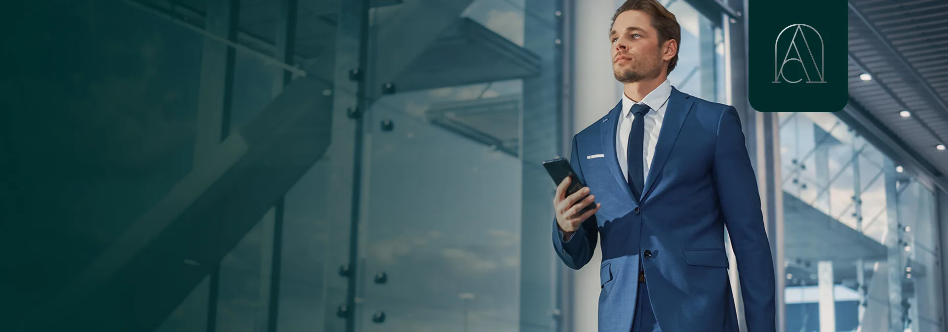 Airport Club - Silver Hero desktop