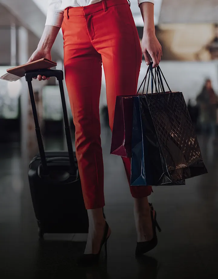 Shops in terminal - desktop hero