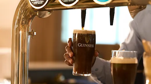 Toast to your trip with your favourite drinks. Our menu also includes non-alcoholic options. Lounge access includes 2 complimentary drinks per person.