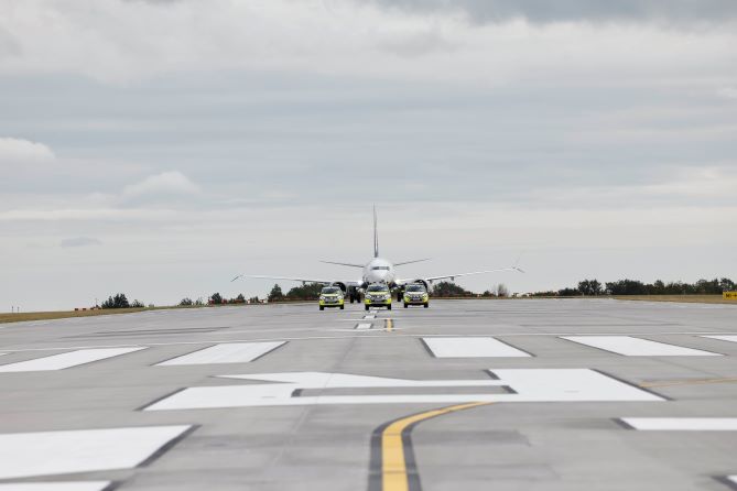 north-runway-plane.jpg