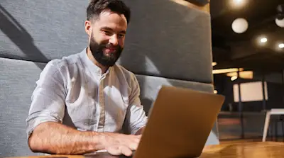 Catch up in comfort with work stations that offer a sense of privacy, so you can stay productive without distraction.