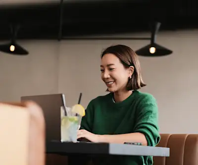 Catch up, prepare, or simply pause with purpose before you depart. This thoughtfully designed area is supported by discrete spaces and seamless Wi-Fi.