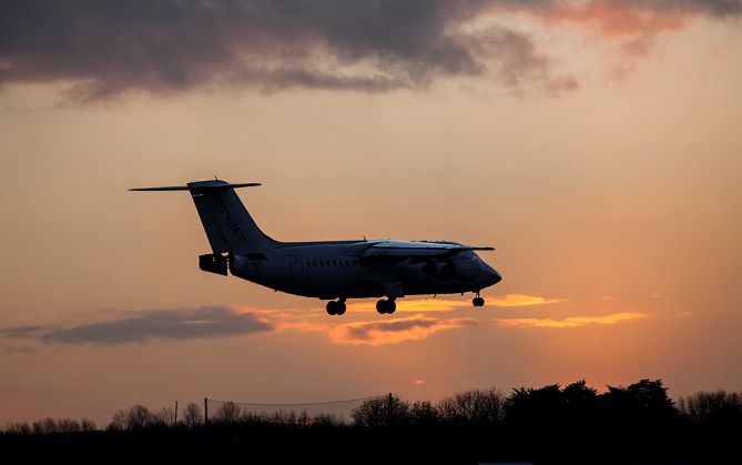 Plane in Sunset 1000px 2