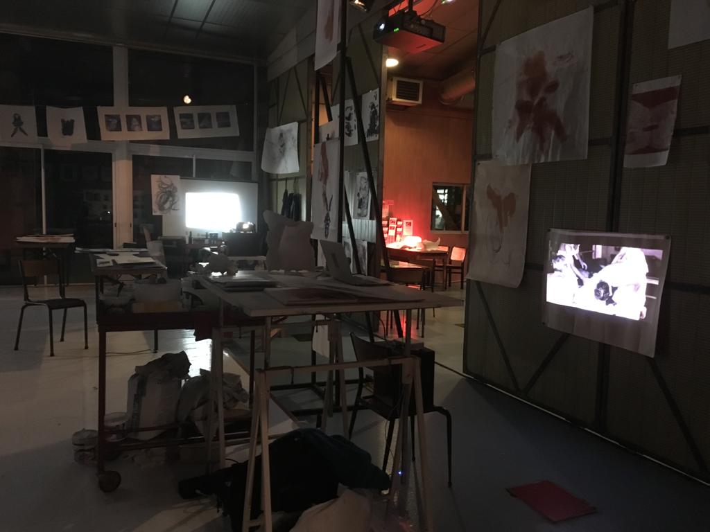 installation l'arrière-fond