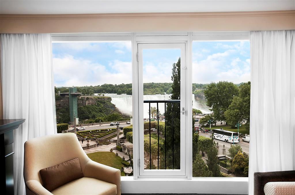 Stay in style at Sheraton Fallsview Hotel